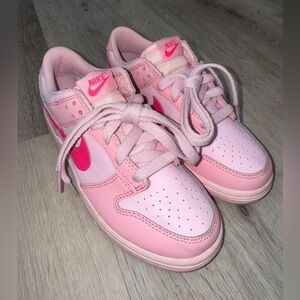 Nike Triple Pinks EUC